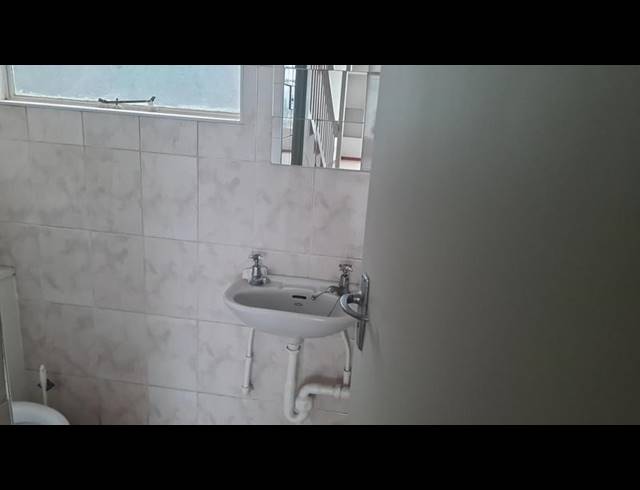 2 BEDROOM PROPERTY TO RENT IN BEDFORD GARDENS